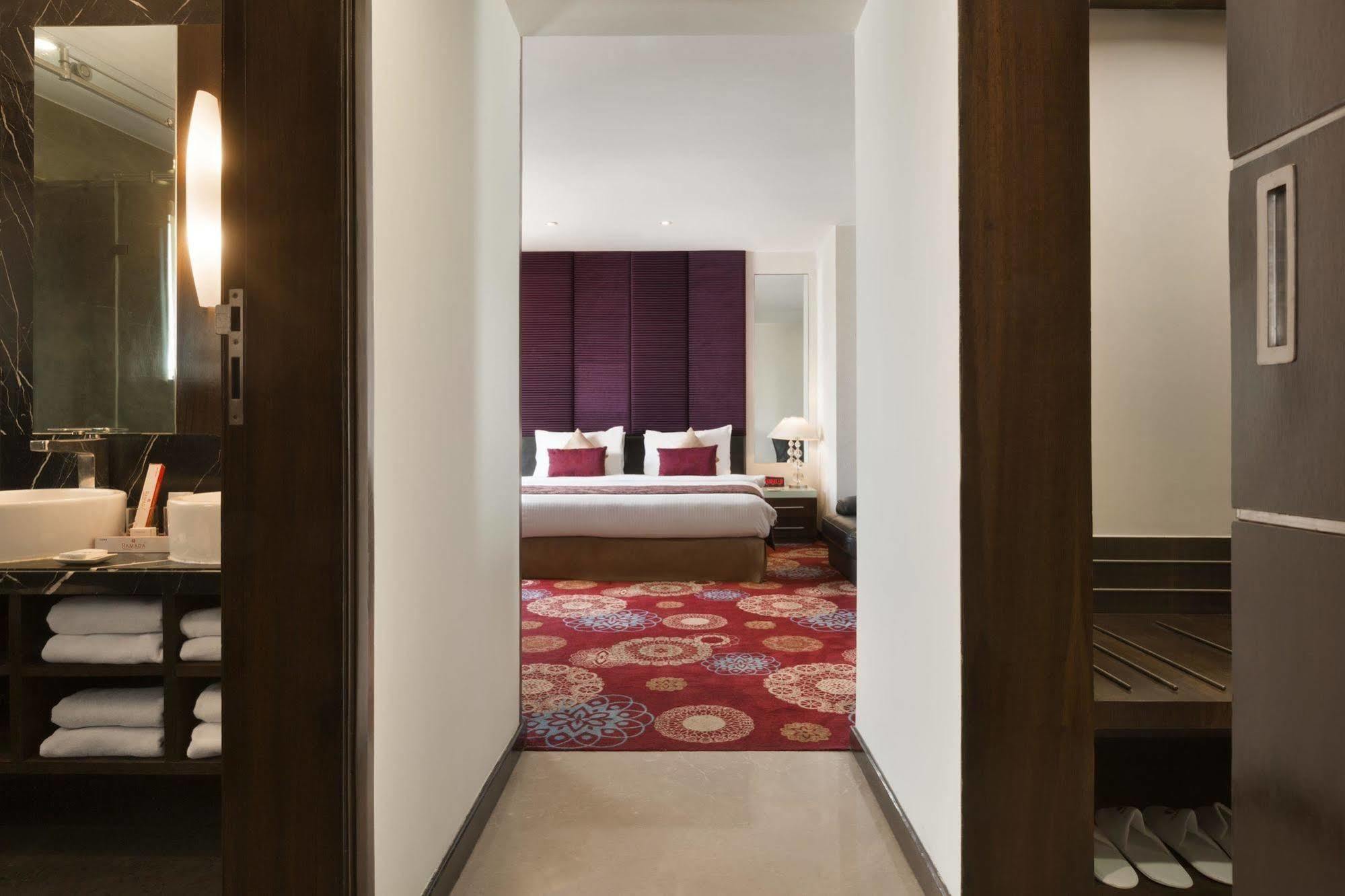 Hotel Ramada Ahmadábád Exteriér fotografie