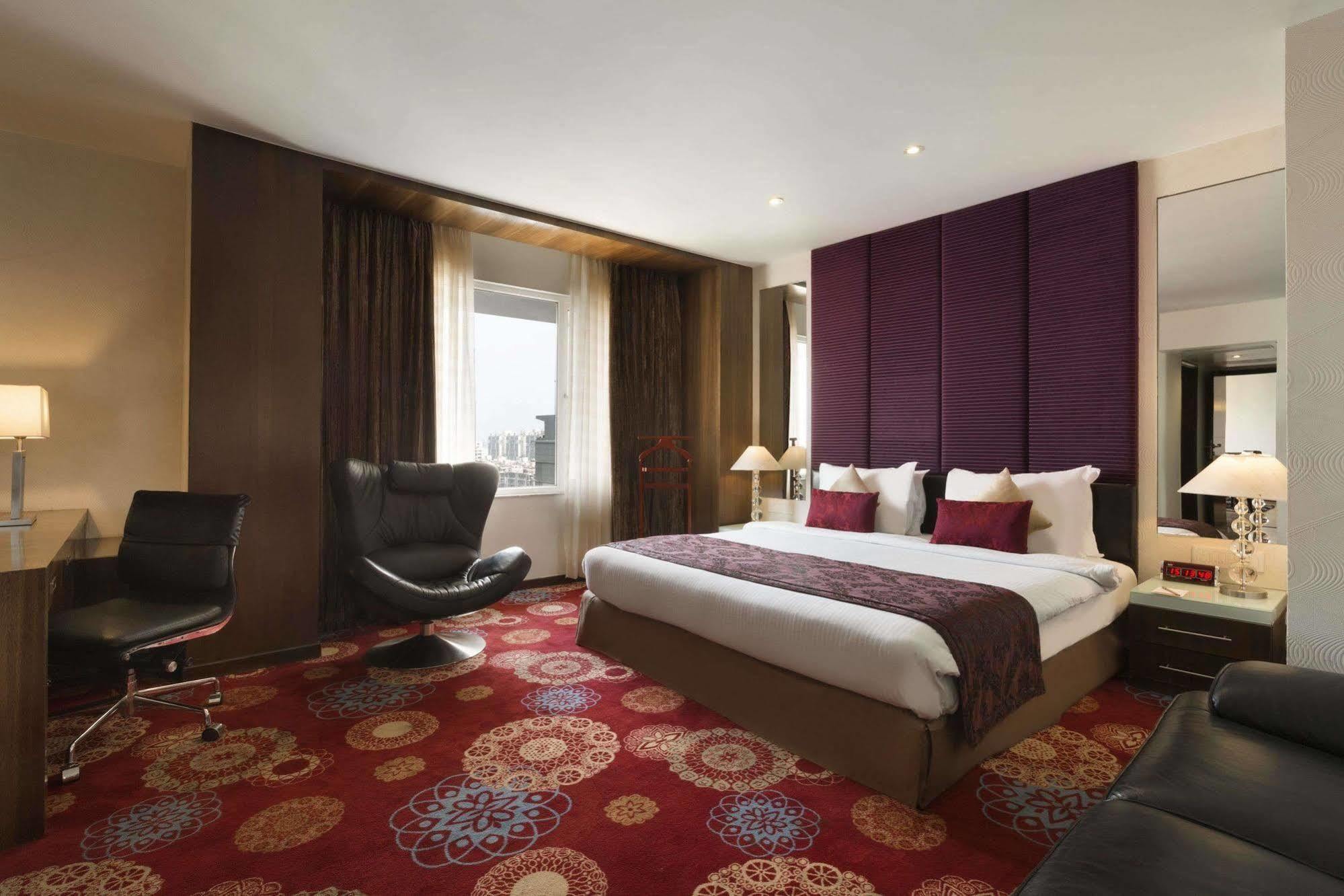 Hotel Ramada Ahmadábád Exteriér fotografie